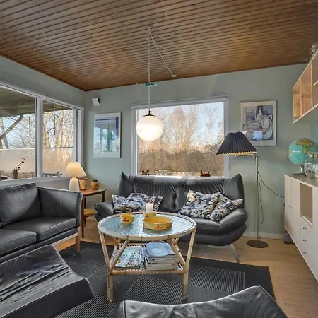 別荘 2 Bedroom In ハザスレウ
