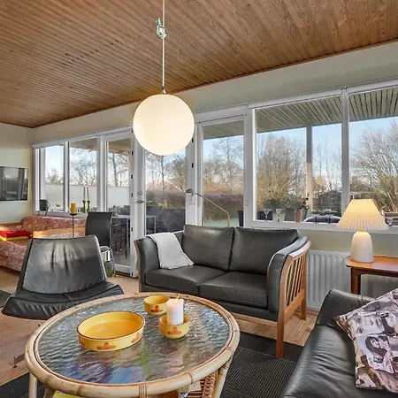 3 Bedroom Beautiful In 펜션 하데르슬레우