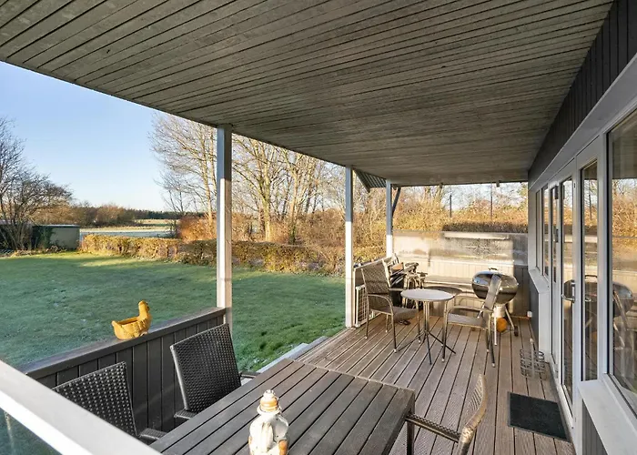 Nyaraló 3 Bedroom Beautiful In *