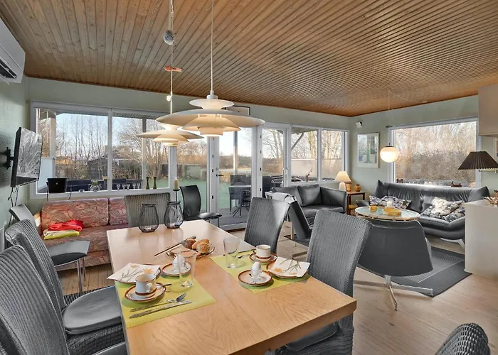 Nyaraló 3 Bedroom Beautiful In